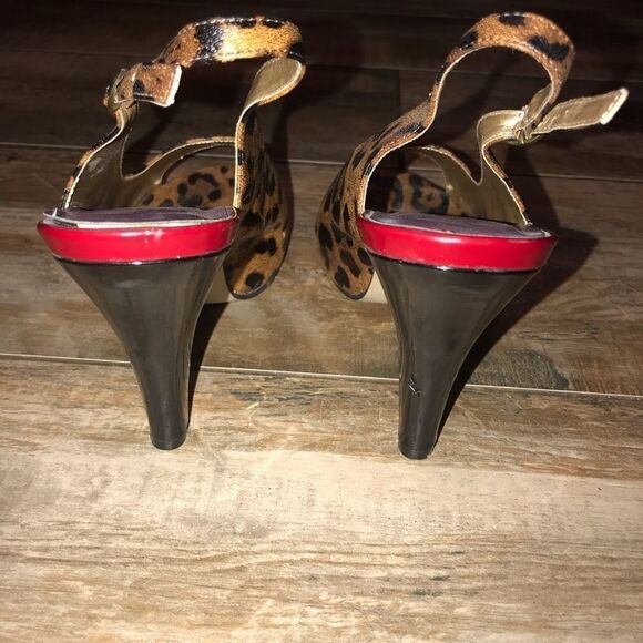 Madden Girl - Cute Peep-Toe Slingbacks (10) - Picture 4 of 7